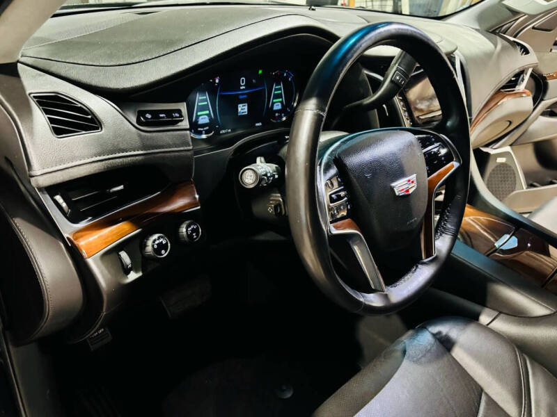 2019 Cadillac Escalade Luxury