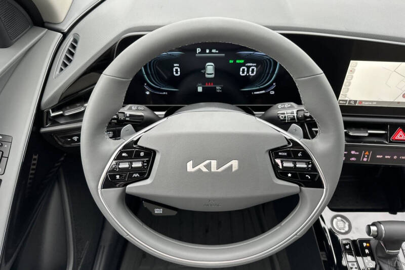 2025 Kia Niro SX Touring