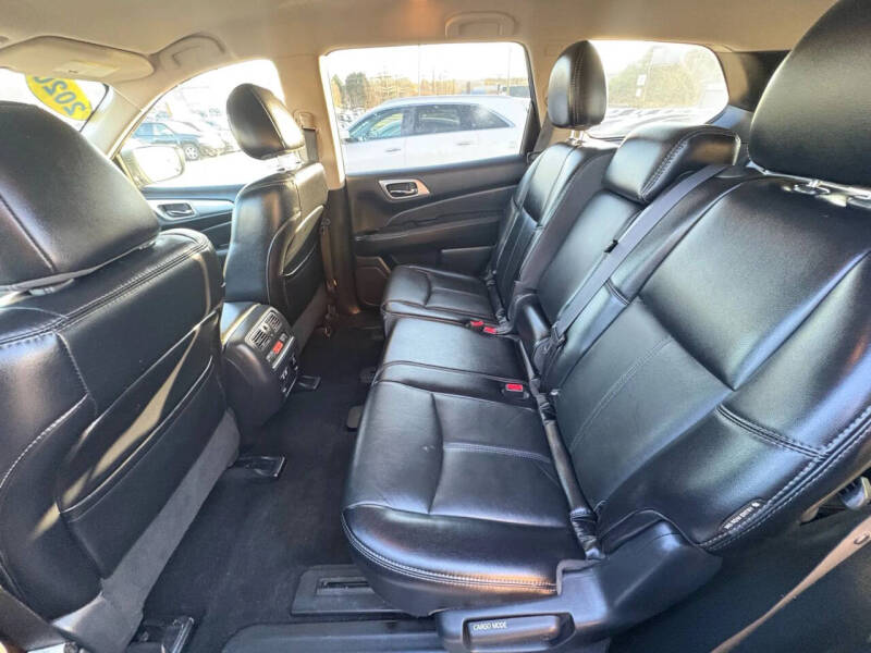 2020 Nissan Pathfinder SL