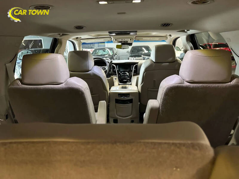 2018 Cadillac Escalade Luxury