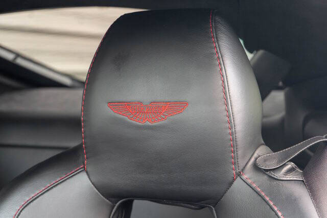 2015 Aston Martin V12 Vantage S 23