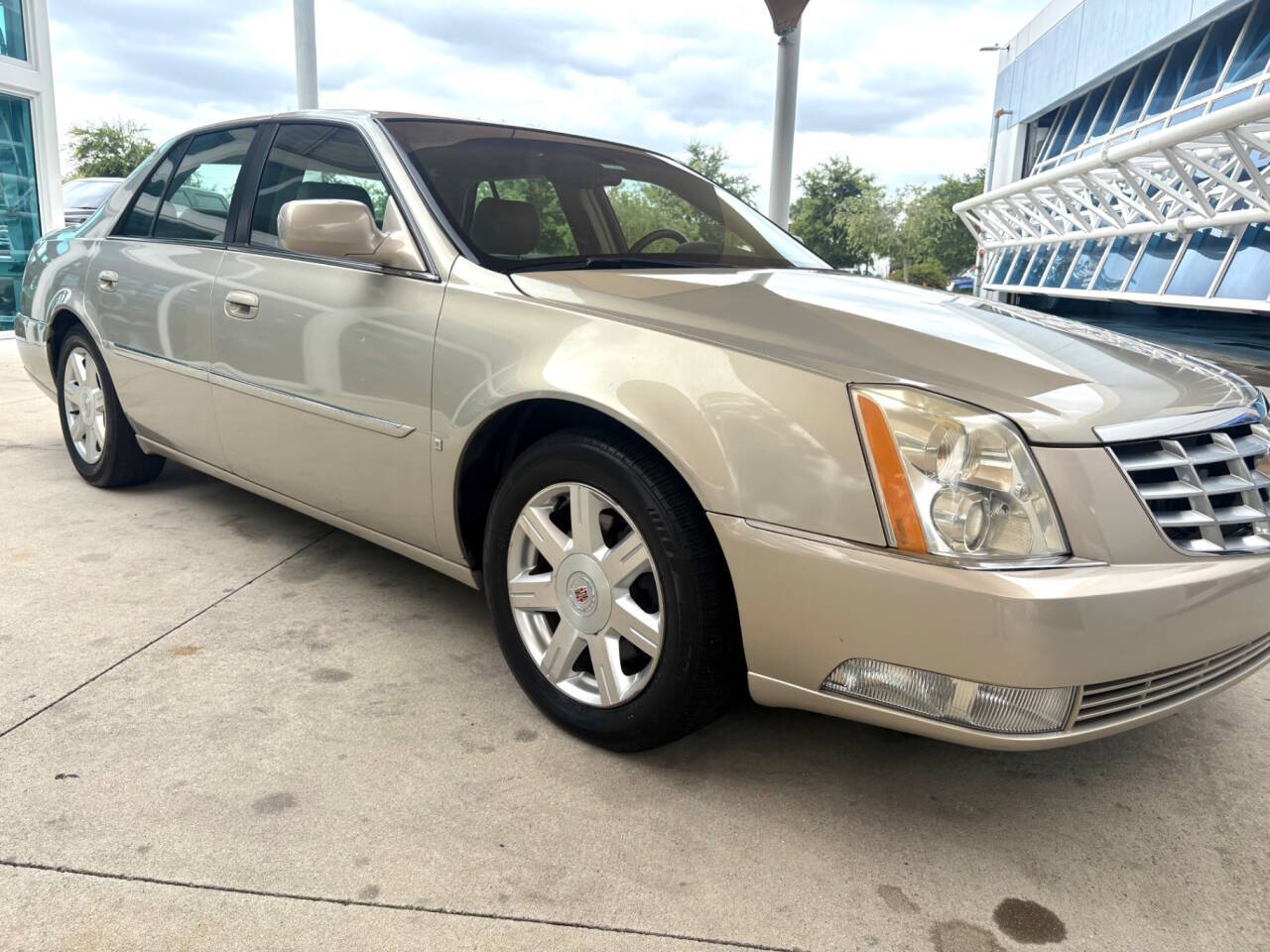 2007 Cadillac DTS 19
