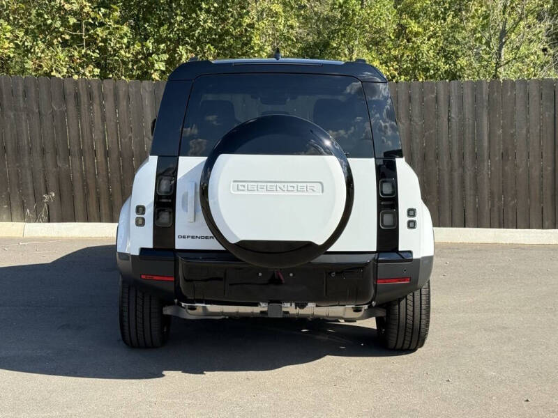 2026 Land Rover Defender 110 P300 S