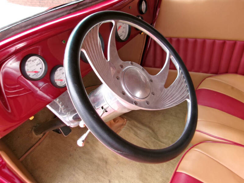 1934 Ford 3 WINDOW COUPE