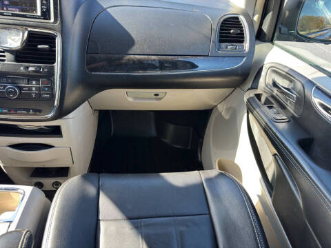2014 Chrysler Town and Country Touring