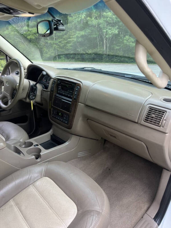 2005 Ford Explorer Eddie Bauer