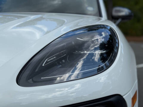 2023 Porsche Macan T