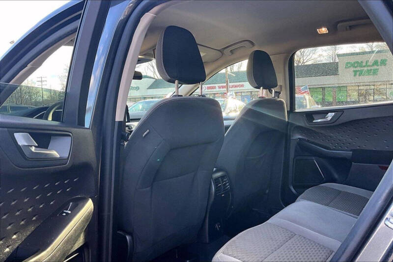 2020 Ford Escape SE