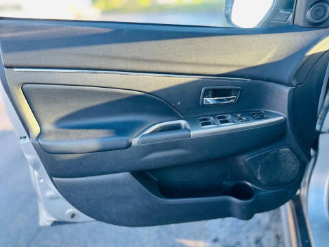 2023 Mitsubishi Outlander Sport ES