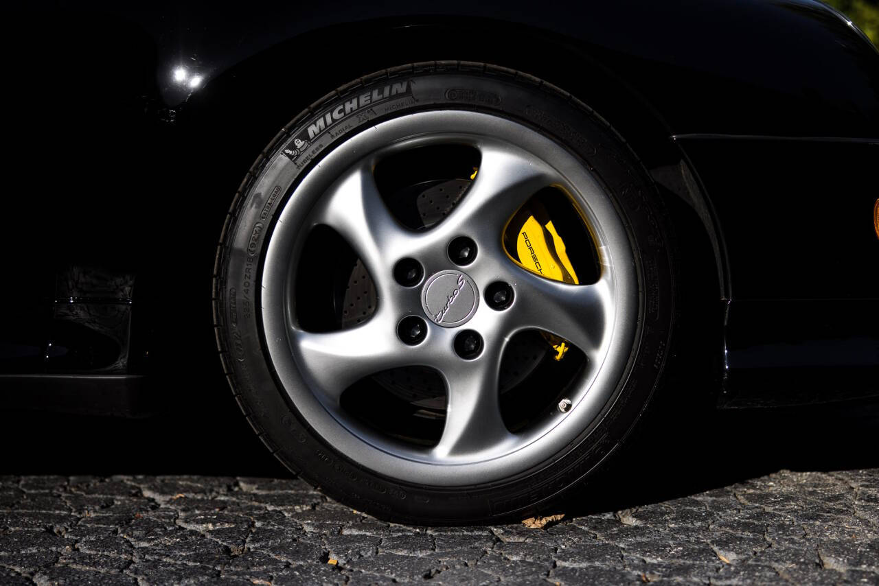 1997 Porsche 911 38