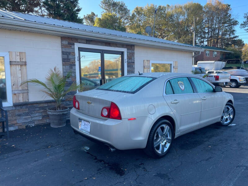 2011 Chevrolet Malibu 2LT photo 3