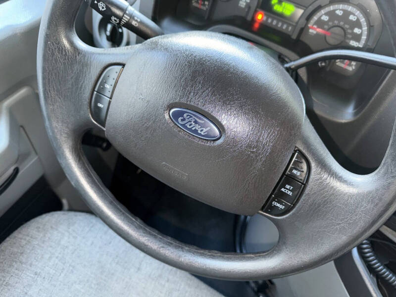 2013 Ford E-Series E-450 SD