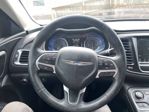 2017 Chrysler 200 Limited