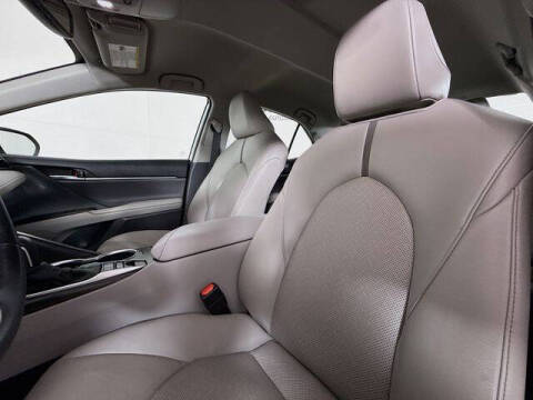 2022 Toyota Camry Hybrid XLE