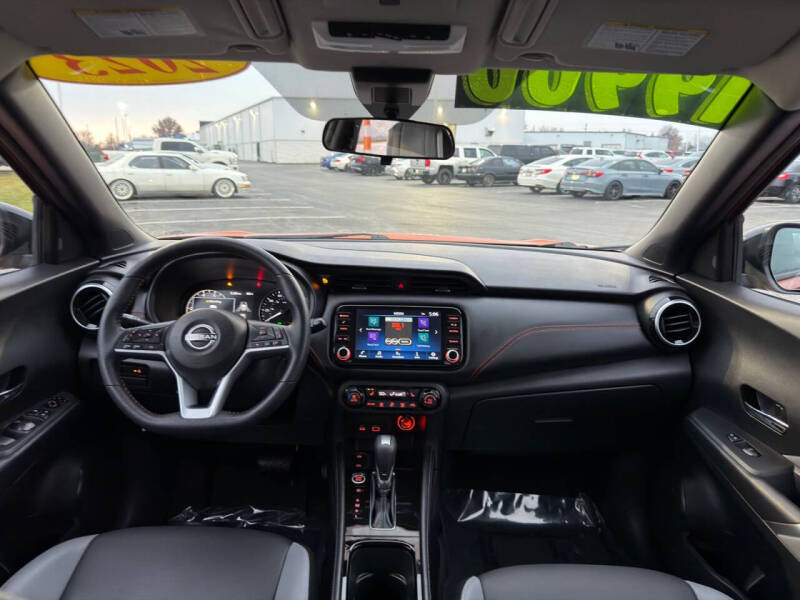 2023 Nissan Kicks SR