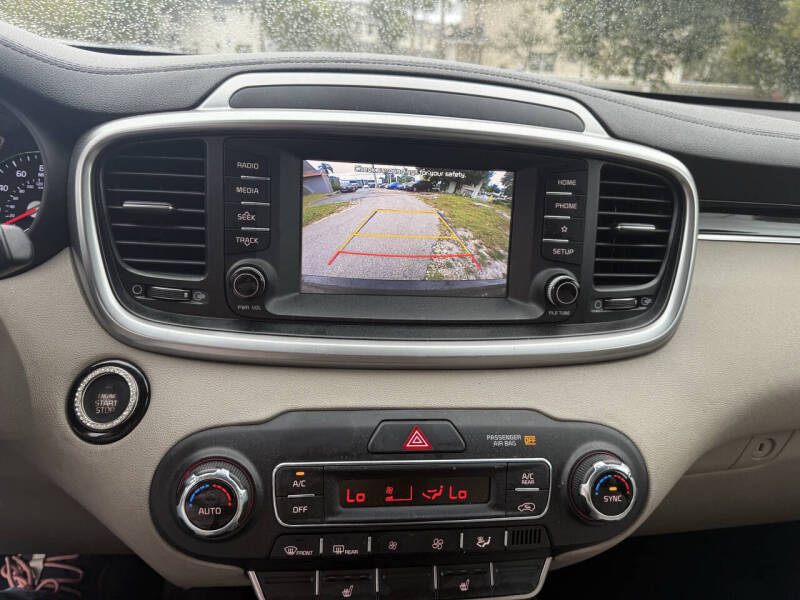 2020 Kia Sorento LX V6