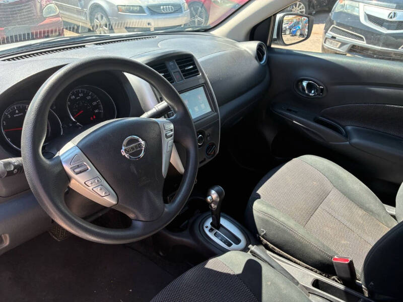 2019 Nissan Versa SV