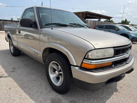 2000 Chevrolet S-10 LS