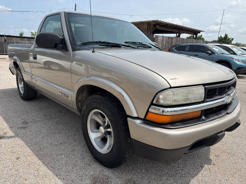 2000 Chevrolet S-10 LS