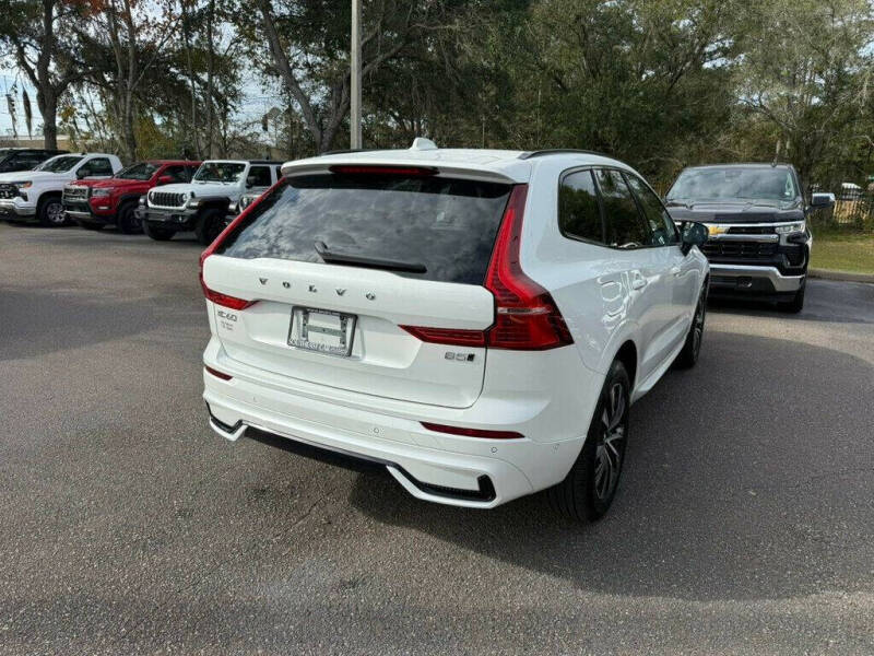 2025 Volvo XC60 B5 Plus Dark Theme