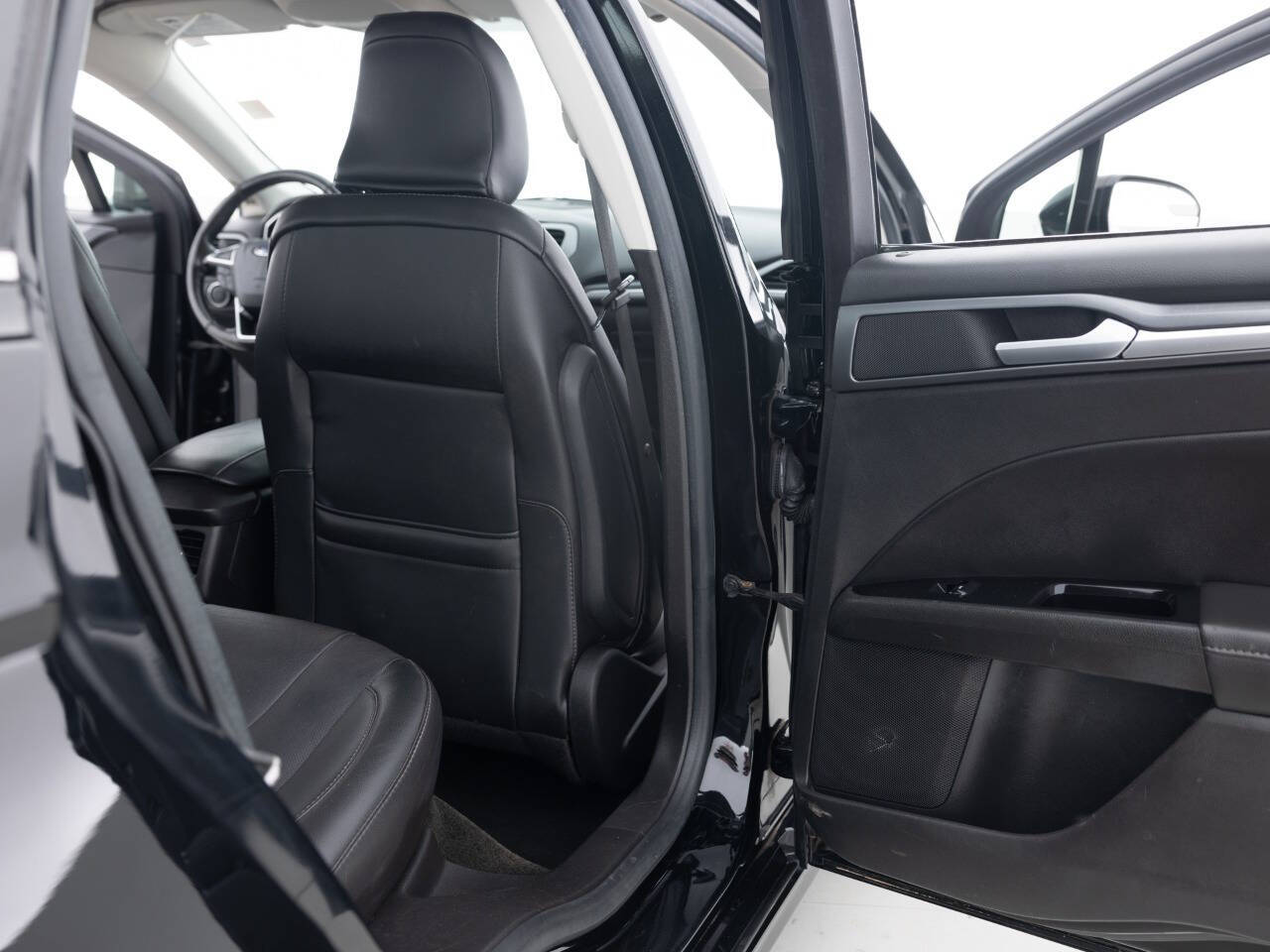 Used Car 2016 Ford Fusion  Titanium 4dr Sedan For Sale Under $12,000 In Coal City, Illinois