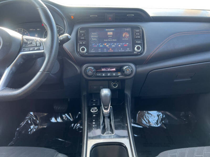 2024 Nissan Kicks SR