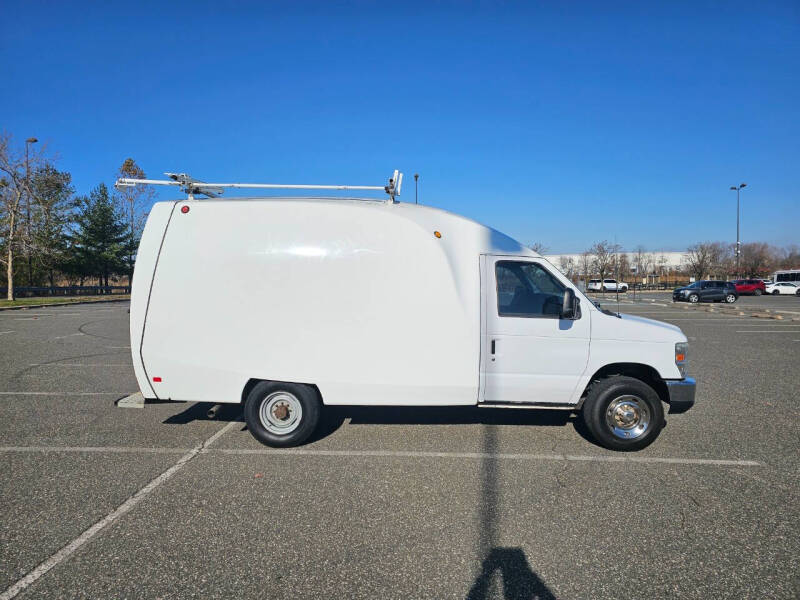 2013 Ford E-Series E-350 SD