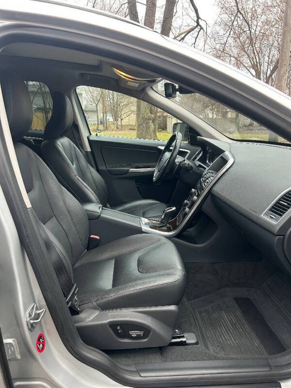 2015 Volvo XC60 T6 Premier Plus