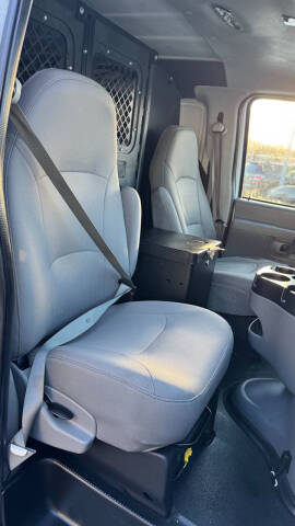 2008 Ford E-Series E-250