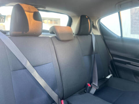 2016 Toyota Prius c Two