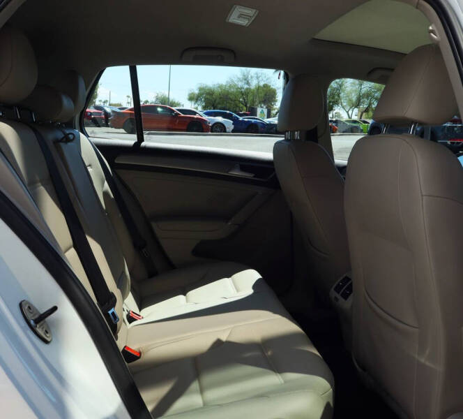 2017 Volkswagen Golf