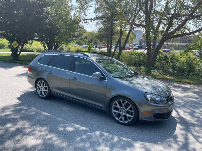 2013 Volkswagen Jetta SportWagen TDI photo 3