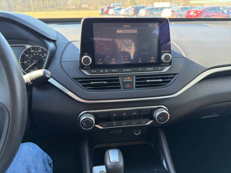 2021 Nissan Altima 2.5 SV