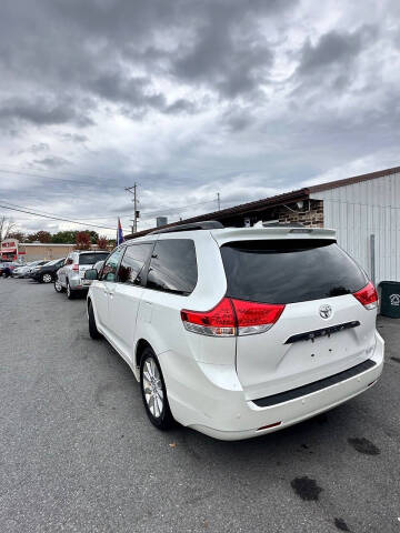 2013 Toyota Sienna Limited 7-Passenger