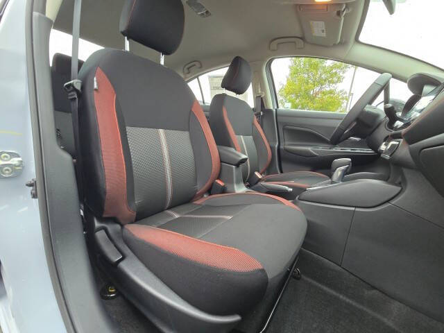 2025 Nissan Versa SR