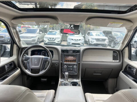 2017 Lincoln Navigator Select