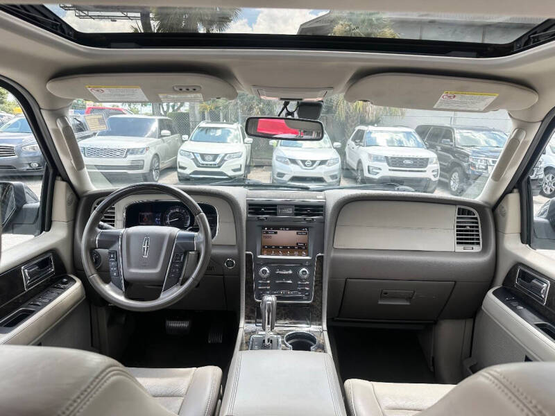 2017 Lincoln Navigator Select