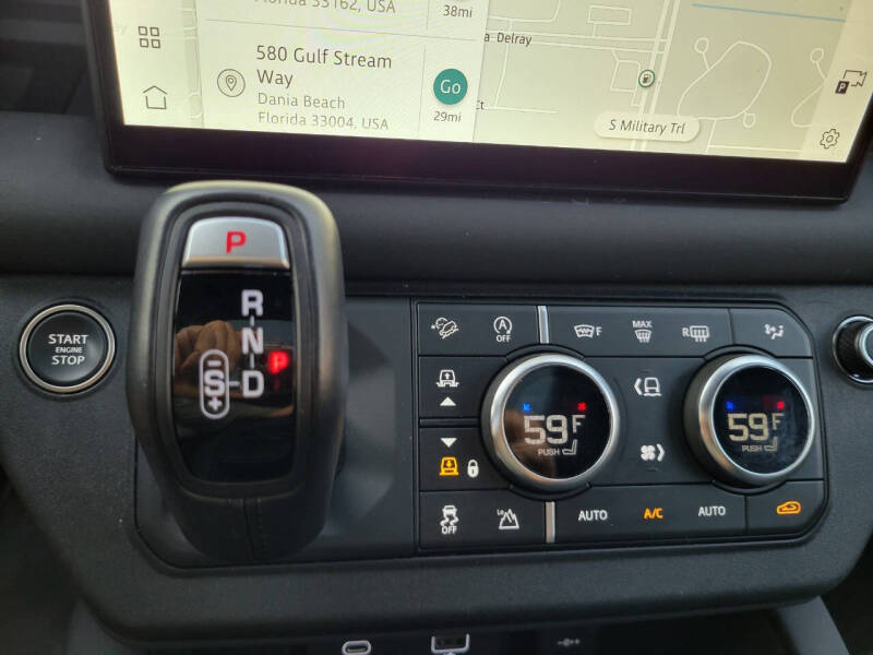 2024 Land Rover Defender 130 P400 X-Dynamic SE