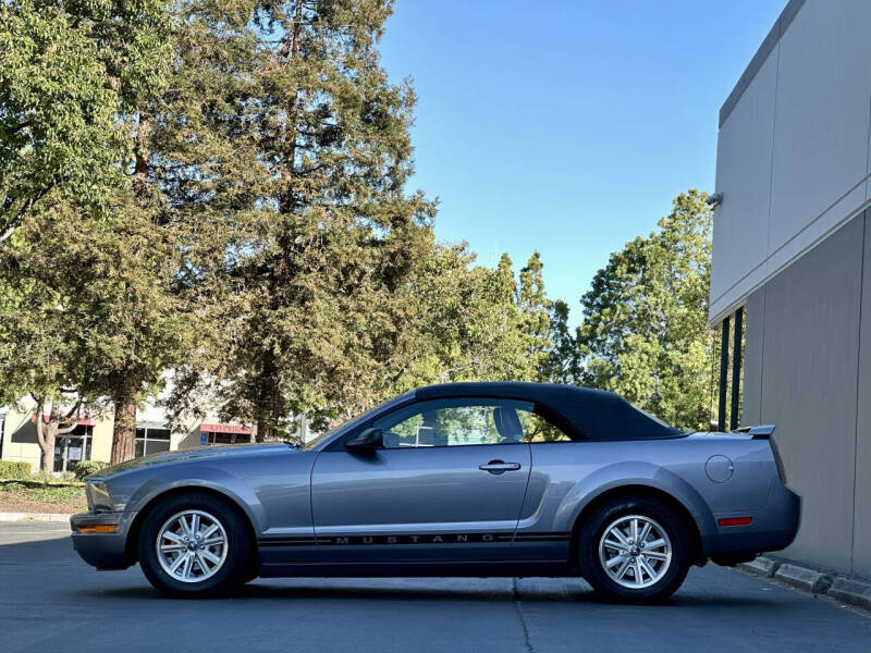 2006 Ford Mustang V6 Standard