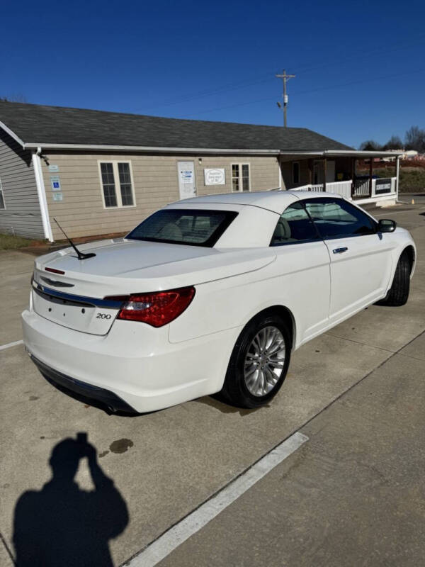 2011 Chrysler 200 Limited