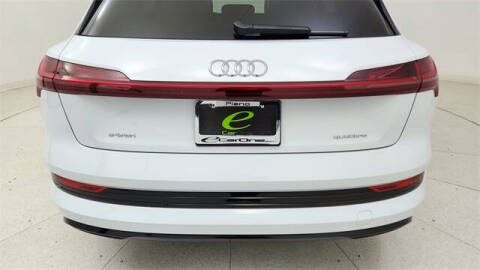 2022 Audi e-tron quattro Premium