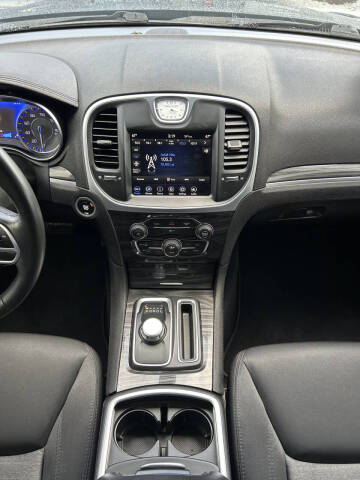 2021 Chrysler 300 Touring