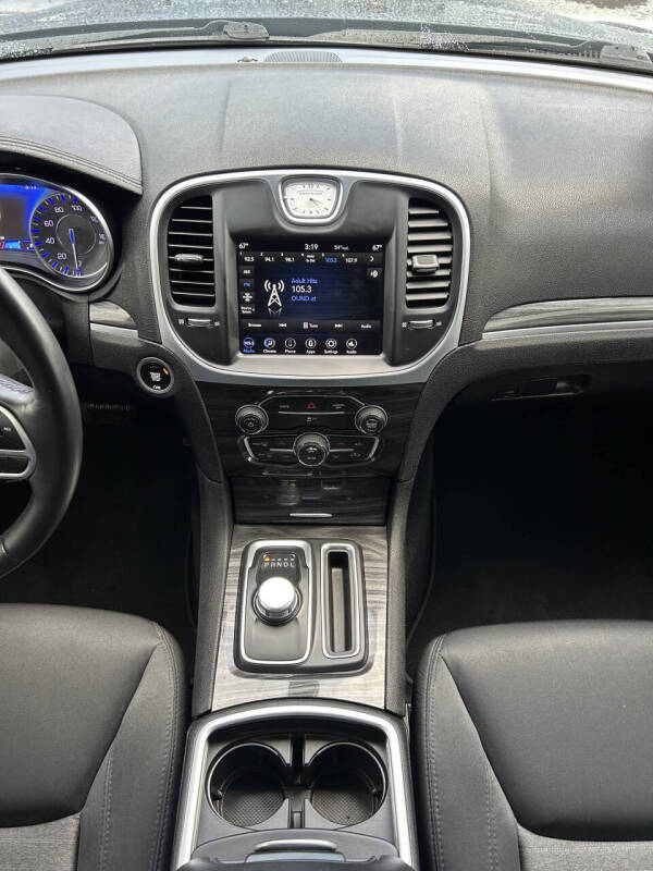 2021 Chrysler 300 Touring