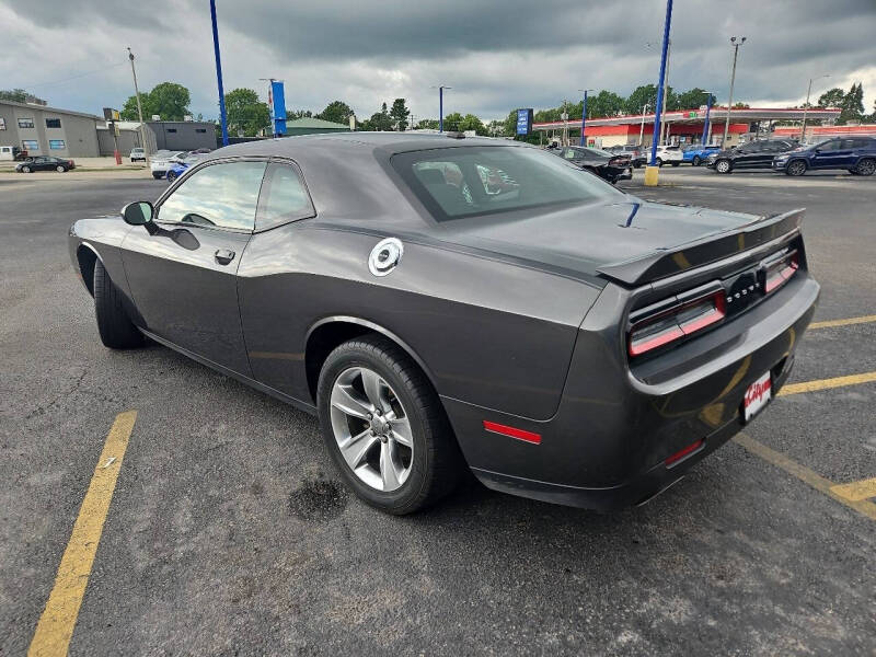 2021 Dodge Challenger SXT