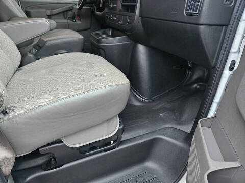 2023 Chevrolet Express LS 3500