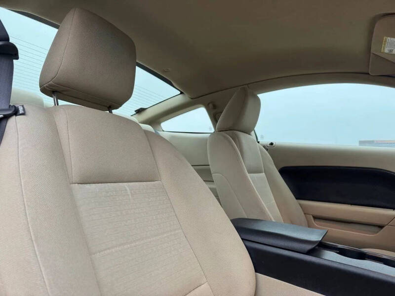 2009 Ford Mustang V6 Deluxe