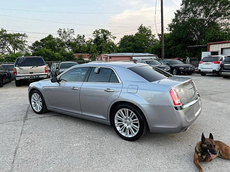 2011 Chrysler 300 C