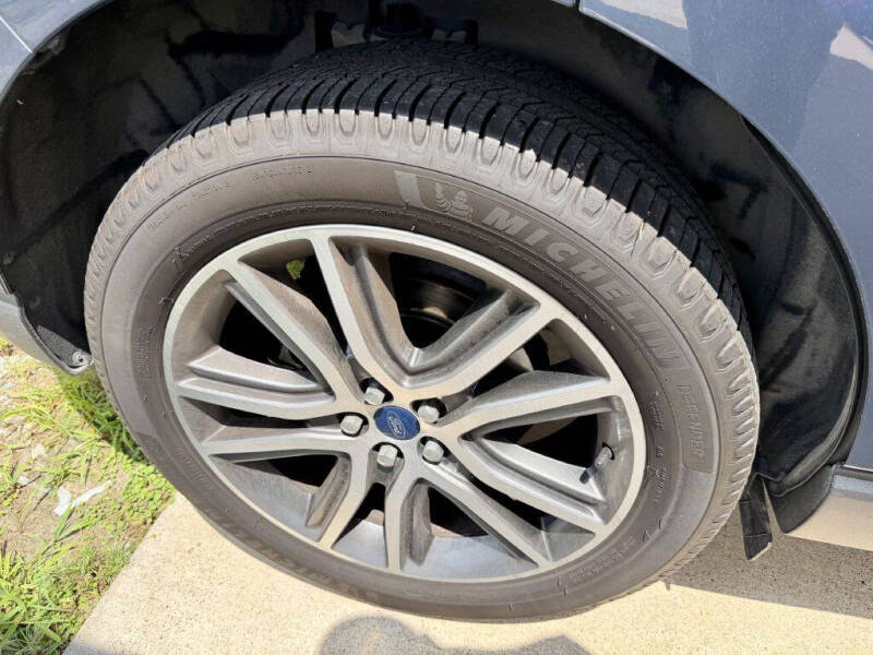 2019 Ford Edge Titanium