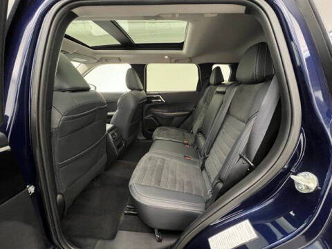 2024 Mitsubishi Outlander SE