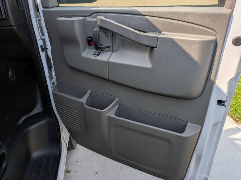2023 Chevrolet Express 2500